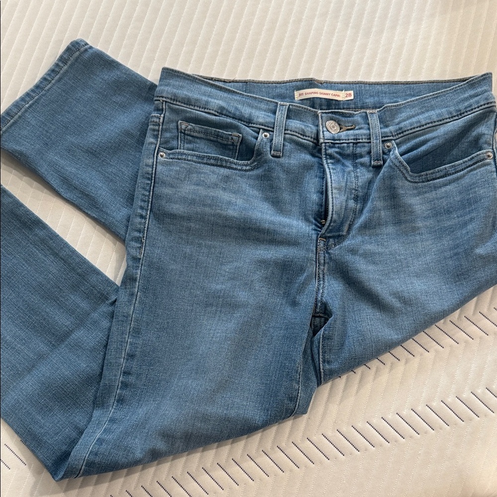 Levi’s 311 Shaping Skinny Capri